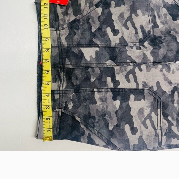 Spanx stretch twill camouflage cargo joggers black gray size XS New - Picture 6 of 13